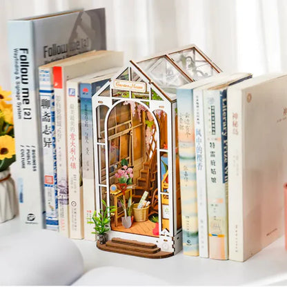 Robotime Garden House Book Nook Kit