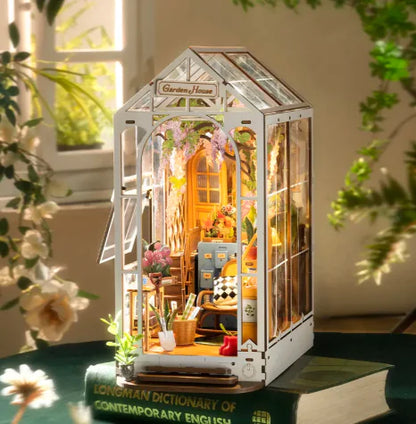 Robotime Garden House Book Nook Kit